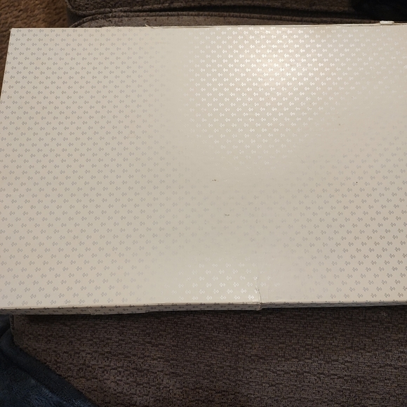 Vintage 5 pc Tea Set of Contempo Yellow Tablecloth +Napkins in Original Gift Box - Picture 5 of 5